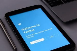 Twitter Testing 'Hide Replies' In Threads To Minimize Toxic Arguments