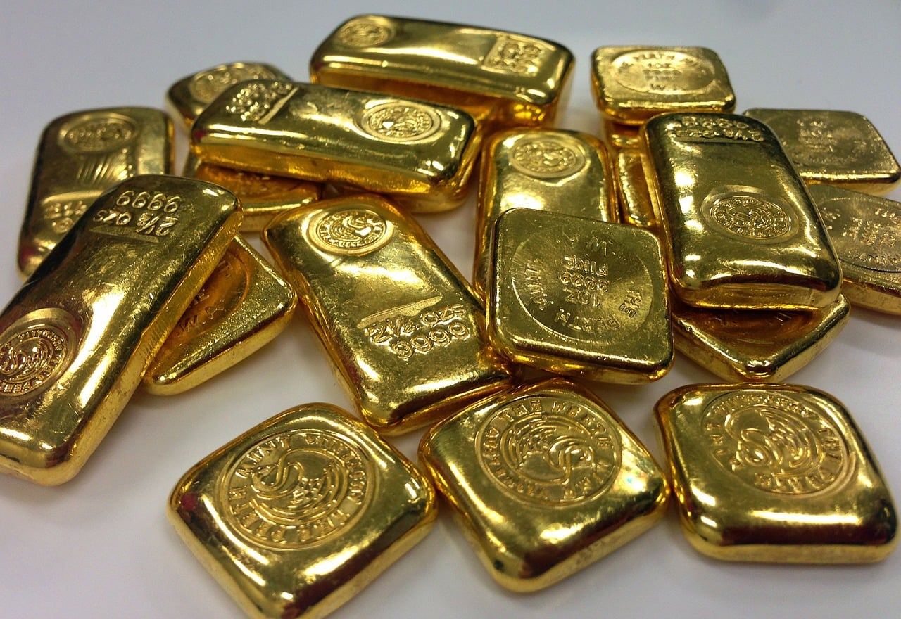 Gold rebounds above $2,000 as dollar, yields retreat