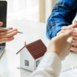 is it hard to become a mortgage broker