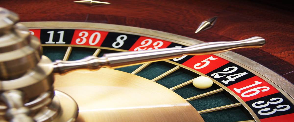 Standard roulette table